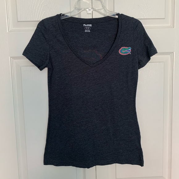 Florida Gators Gray V-Neck Short Sleeve Top - Picture 5 of 10